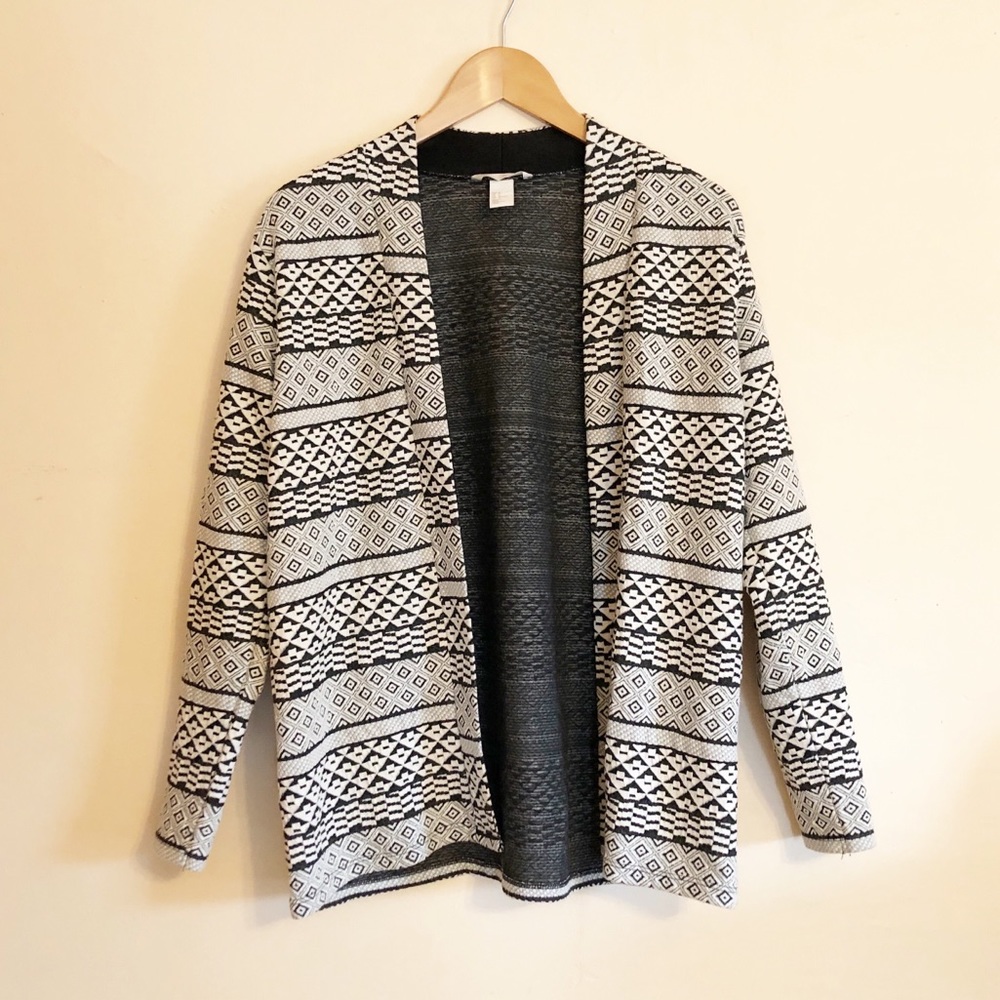 H&M • Black & White Aztec Printed Cardigan